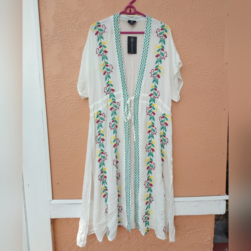 NWT Curations Large Women Kimono Embroidered Floral with Waist Tie